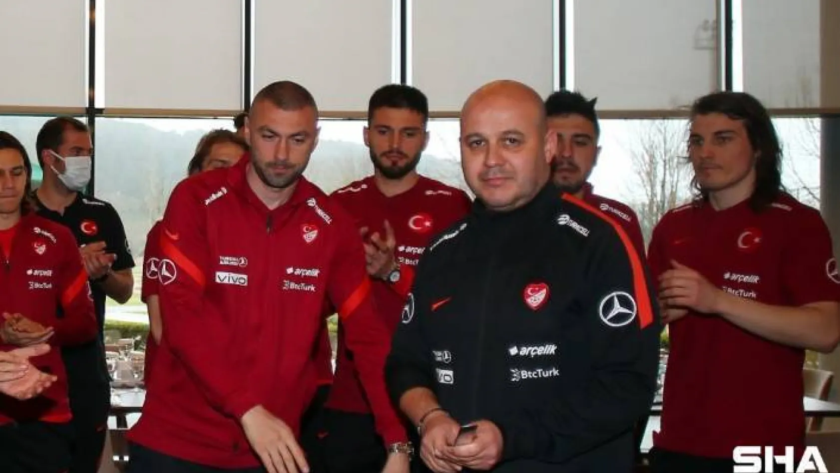 A Milli Futbol Takımı'nda Eren Şafak'ın doğum günü kutlandı