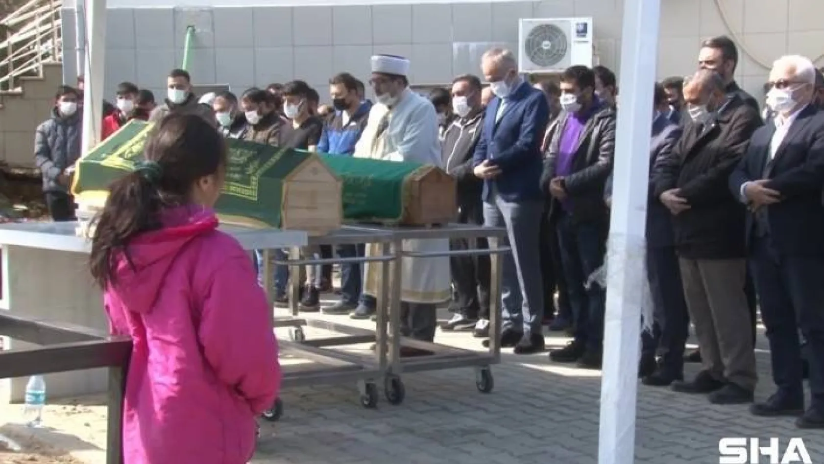 Çekmeköy'de inşaatta ölü bulunan 2 çocuğun cenazesi toprağa verildi