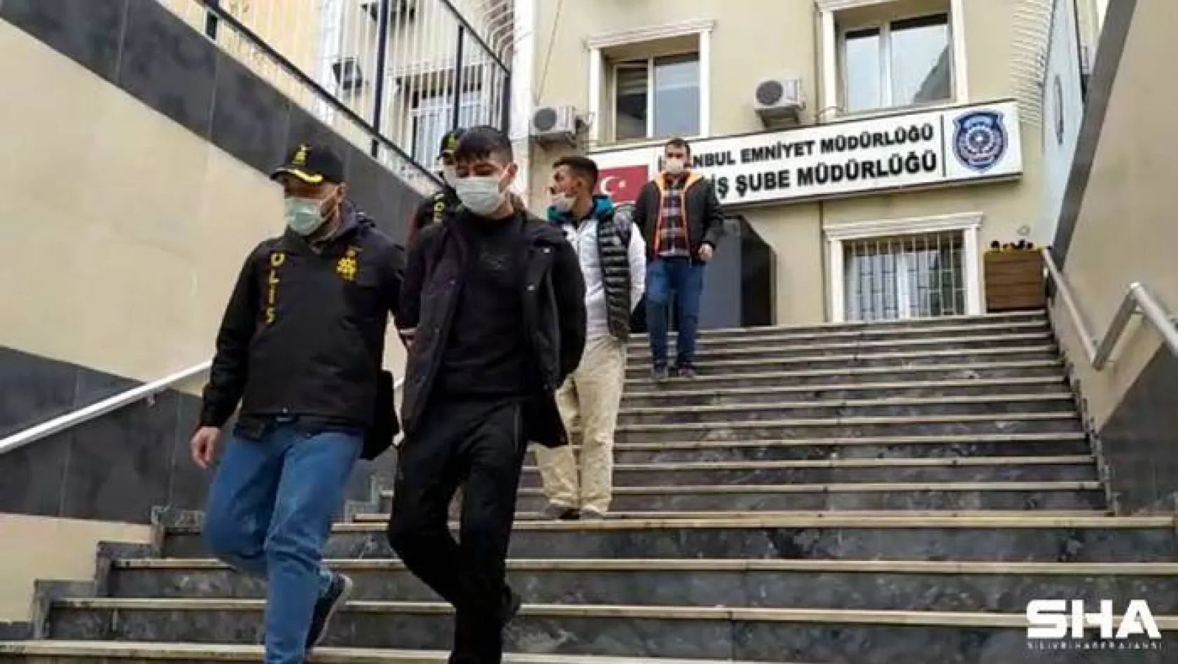 Esenyurt ve Eyüpsultan'da evlere giren hırsızlar, kıskıvrak polise yakalandı