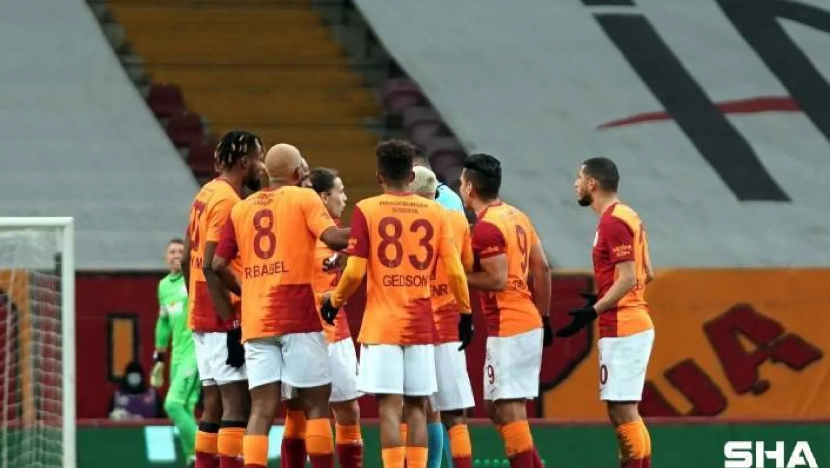 Galatasaray son 2 maçta 5 puan kaybetti