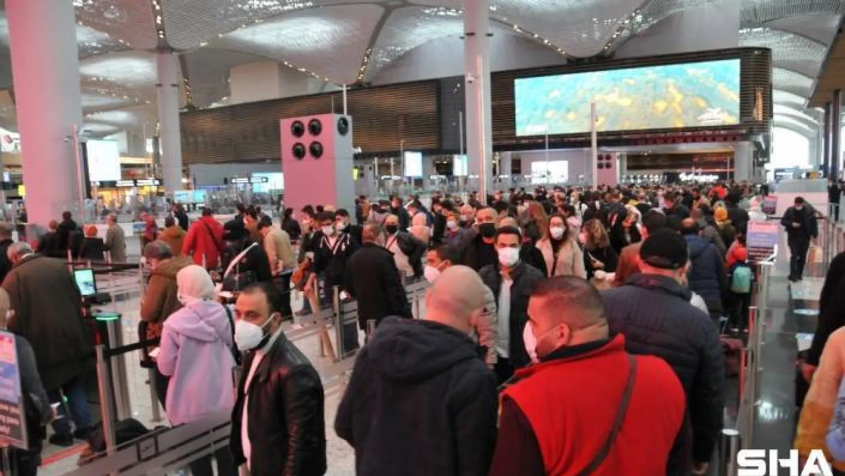 İstanbul Havalimanı'nda pazar yoğunluğu