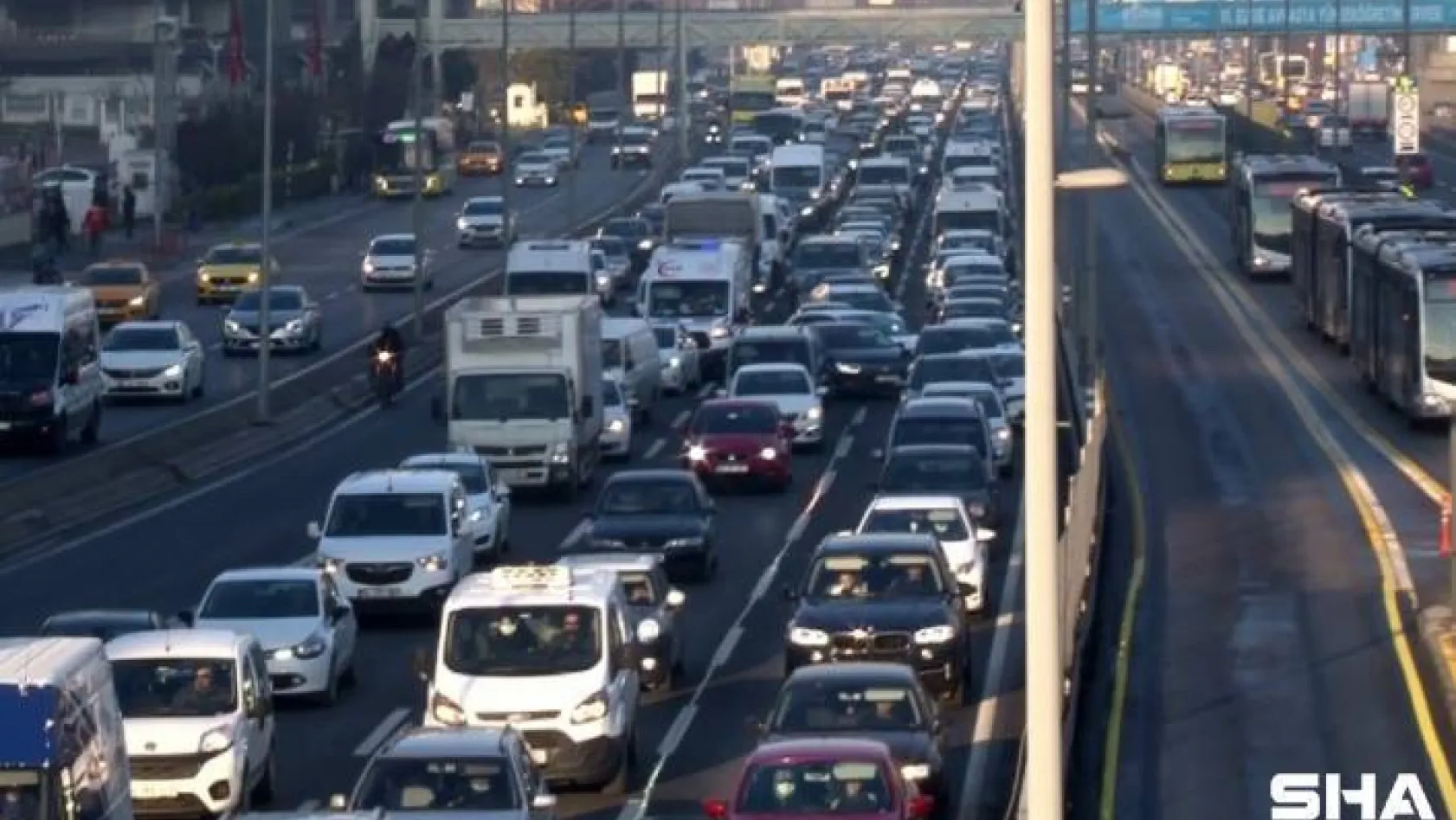 İstanbul trafiğinde 'yerinde normalleşme' hareketliliği