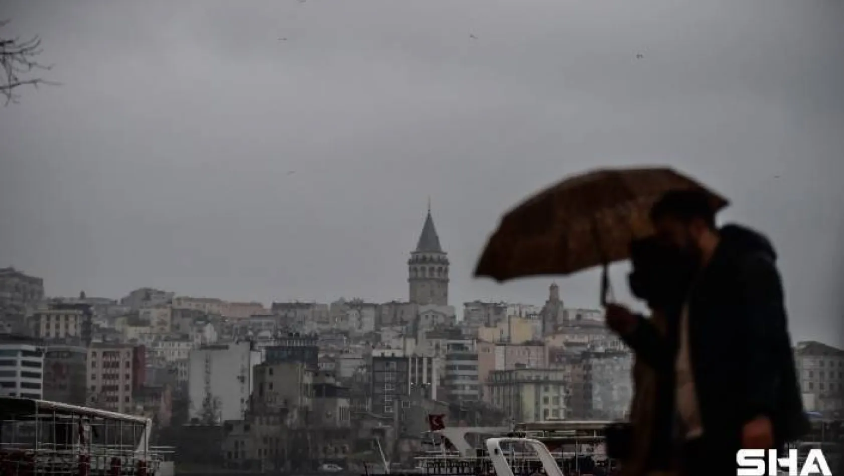 İstanbul'da aniden bastıran sağanak yağış ve dolu zor anlar yaşattı
