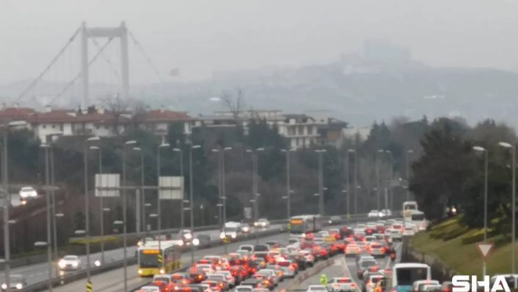 İstanbul'da pazar kısıtlamasına saatler kala trafik yoğunluğu