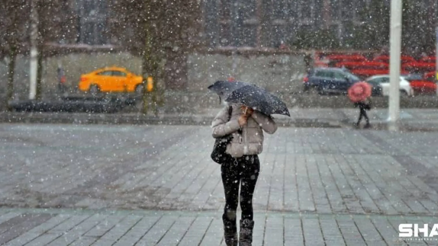 Meteoroloji'den İstanbullulara sağanak yağış uyarısı