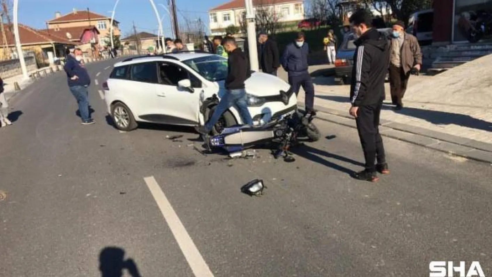 Motosiklet sürücüsünün ölümden döndüğü feci kaza kamerada