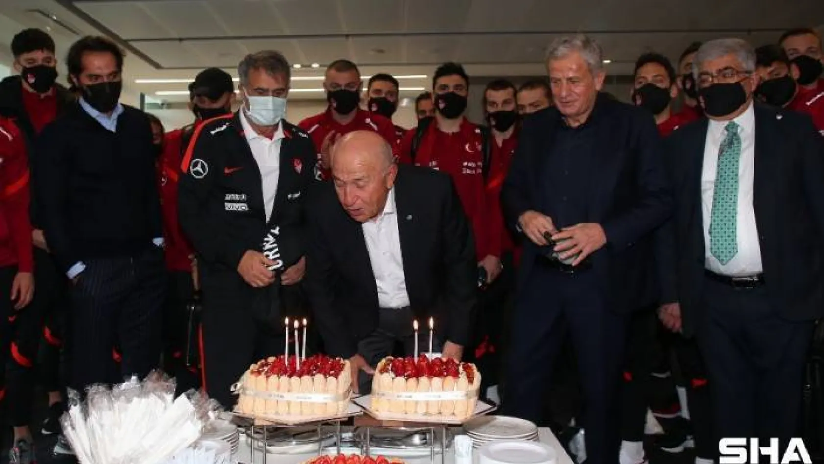 Nihat Özdemir'in doğum günü kutlandı