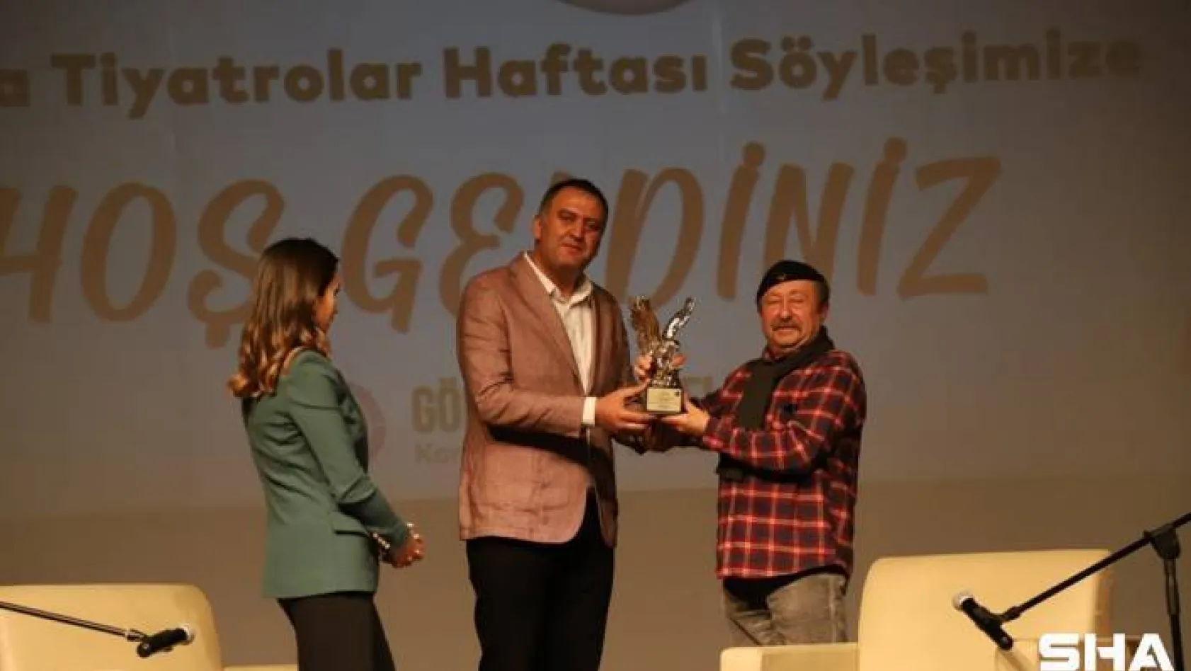 Oyuncu Erkan Can, Dünya Tiyatrolar Haftası'nda Kartal Belediyesi'nin konuğu oldu