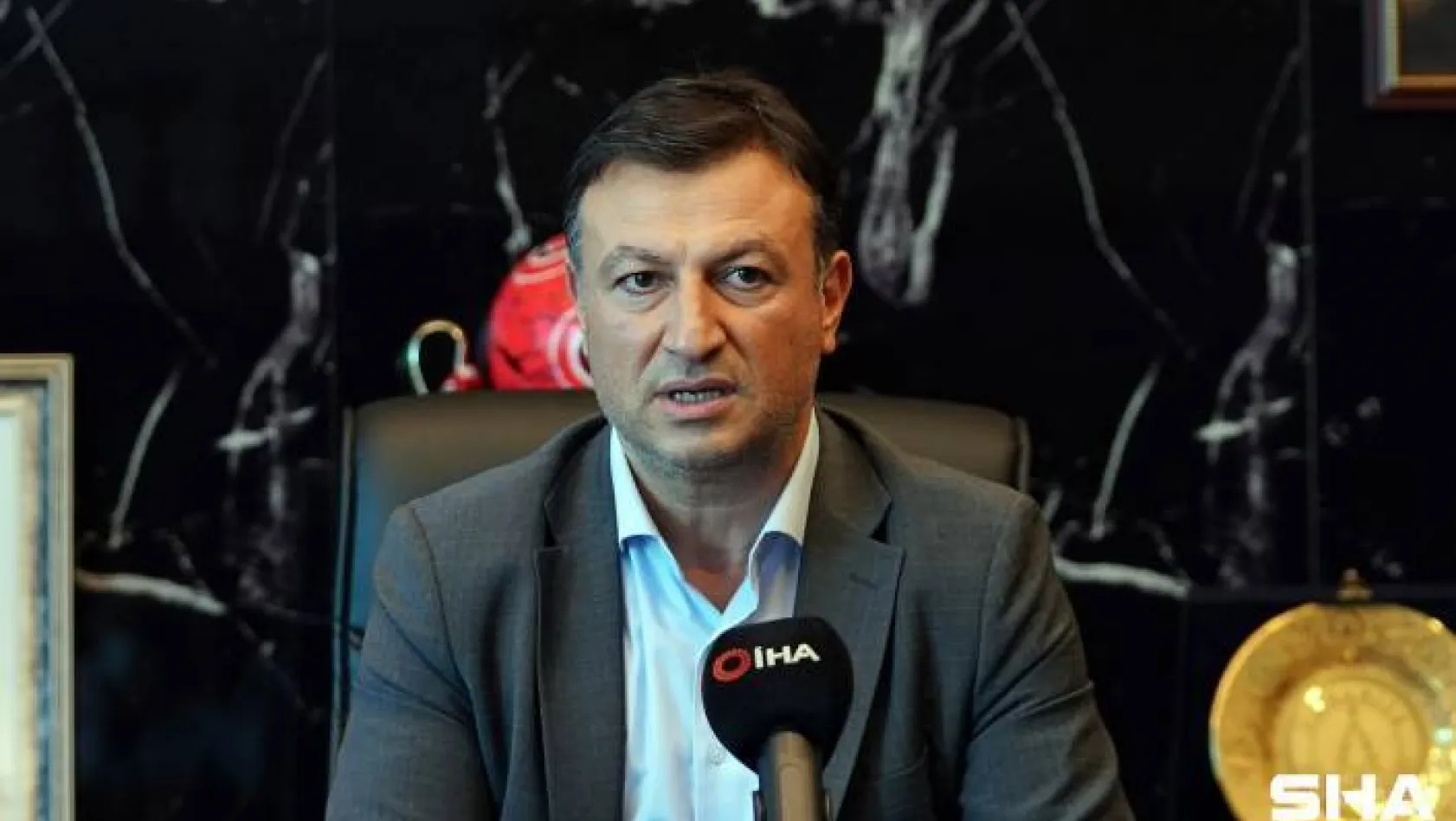 (Özel haber) Ümraniyespor Başkanı Tarık Aksar: "İnşallah VAR sistemini 1. Lig'de daha ileri kademeye götürürüz"