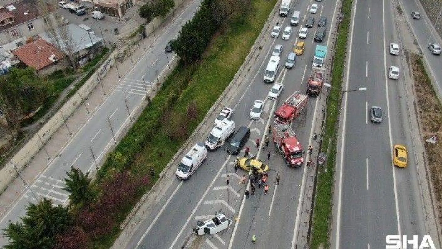 Ataşehir'de taksilerin karıştığı zincirleme kaza: 3 yaralı