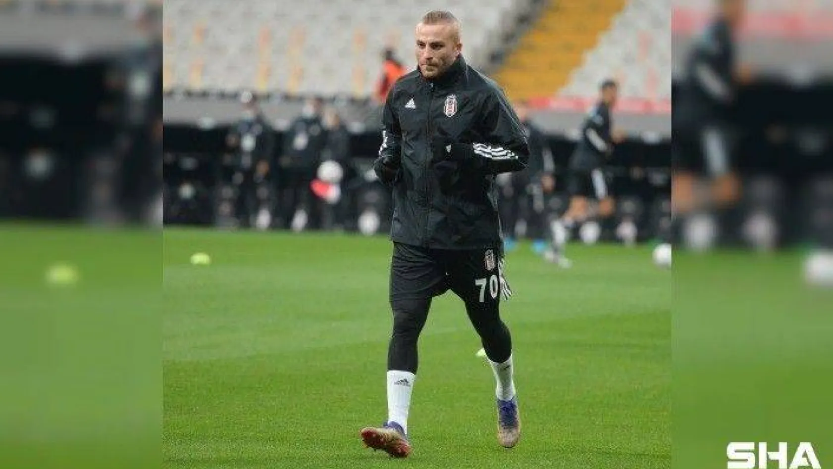 Beşiktaş'ta Gökhan Töre forvete geçti