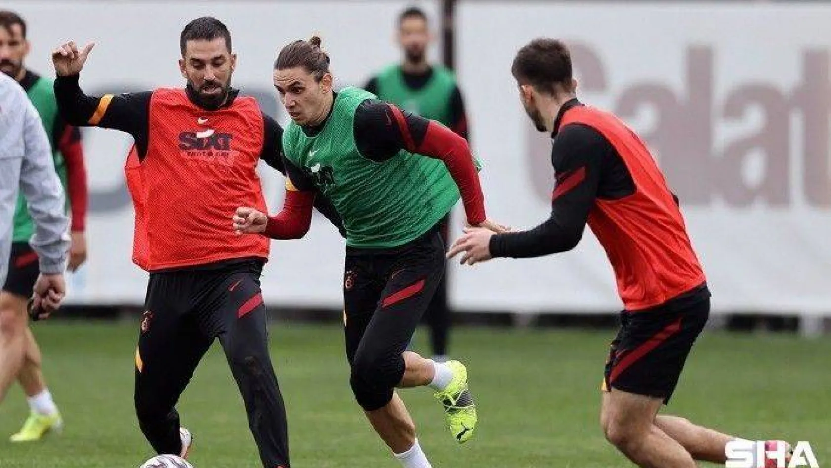 Galatasaray'da Arda ve Kerem takımla çalıştı