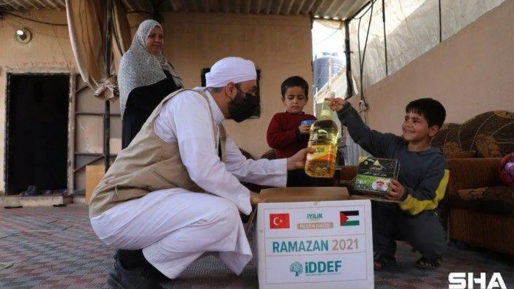 Gazze ve Yemen'deki ihtiyaç sahibi bin aileye yardım kolileri ulaştırıldı