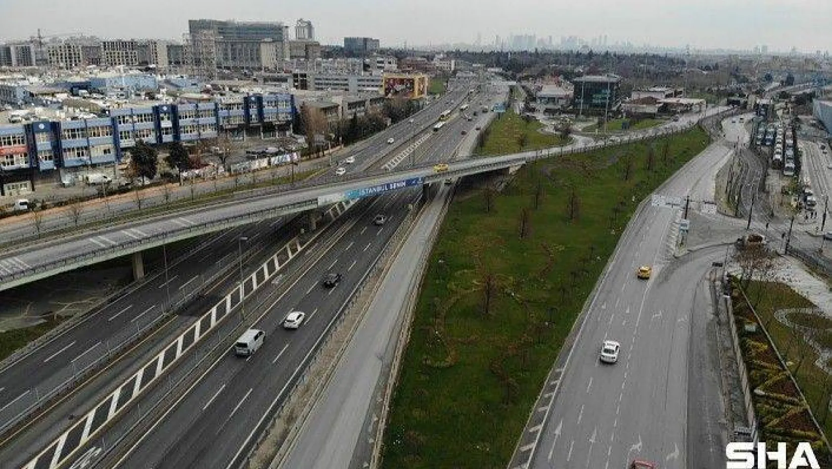 İstanbul'da yollar, kısıtlama kararıyla boş kaldı