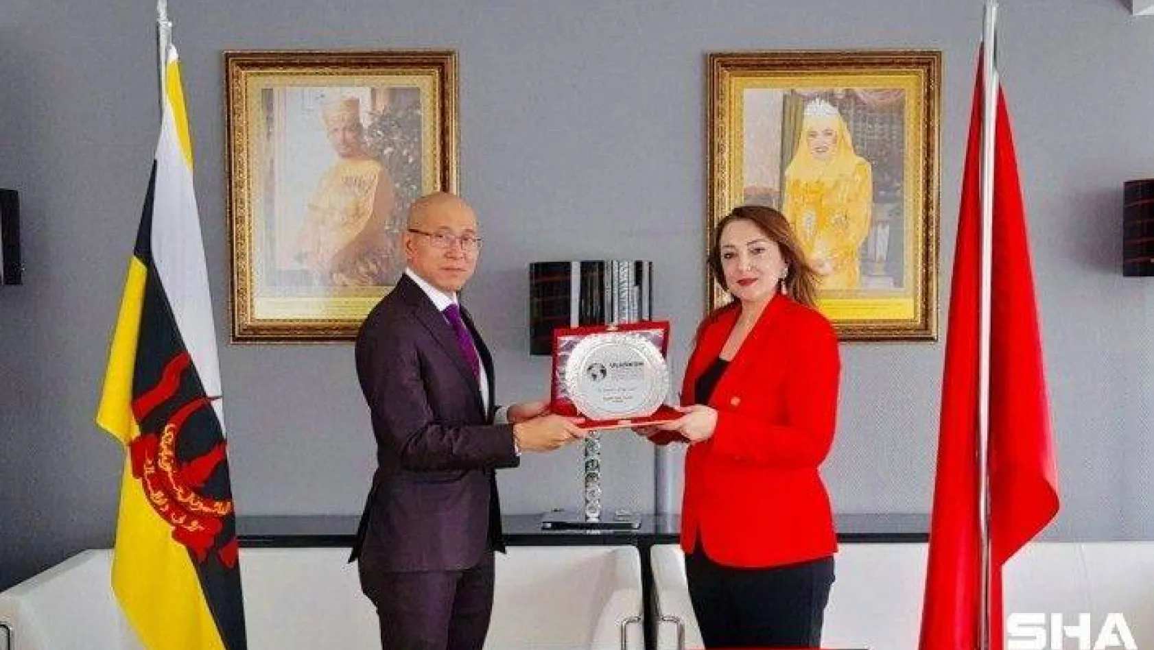 Nezaket Emine Atasoy Brunei Ankara Büyükelçisine ziyarette bulundu