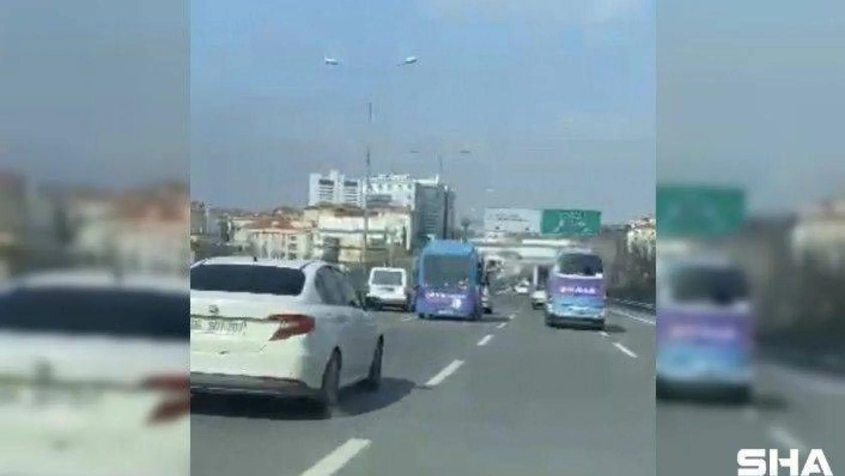 (Özel) Kadıköy'de yolcu minibüsünün makas terörü kamerada