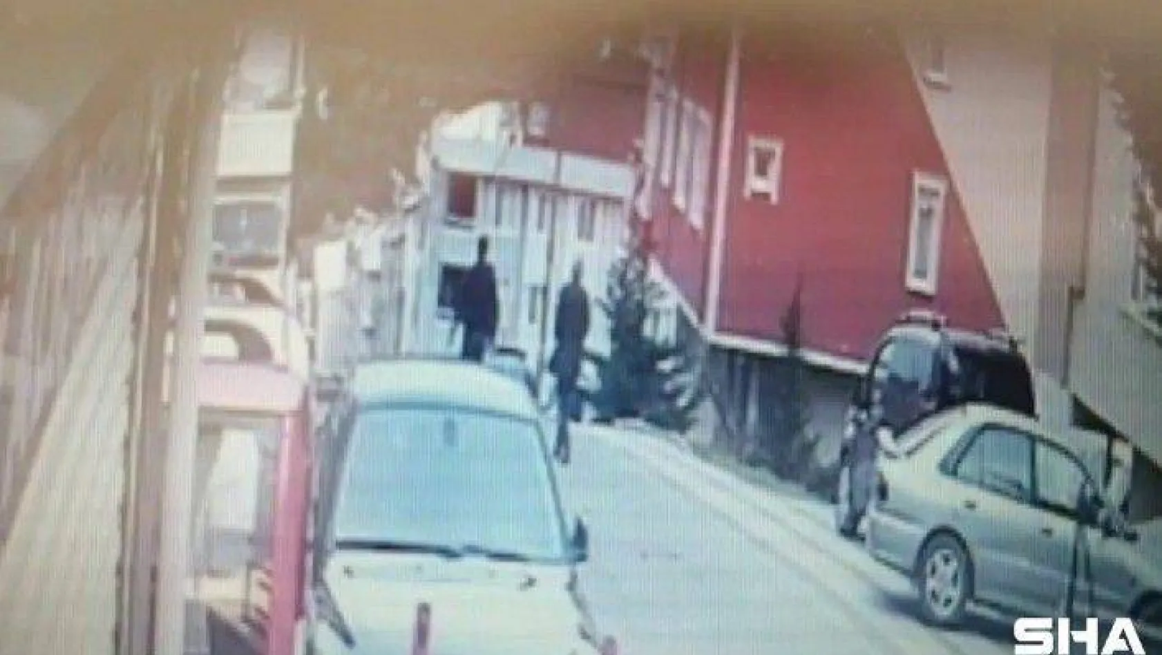 (Özel)- Kocaeli 'den takibe aldıkları elektronik eşya dolu kamyoneti Sancaktepe'de dakikalar içinde soydular