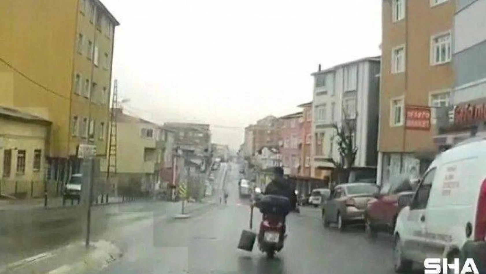 (Özel) Sultanbeyli'de motosiklet ile 'seri köz getir' yolculuğu kamerada
