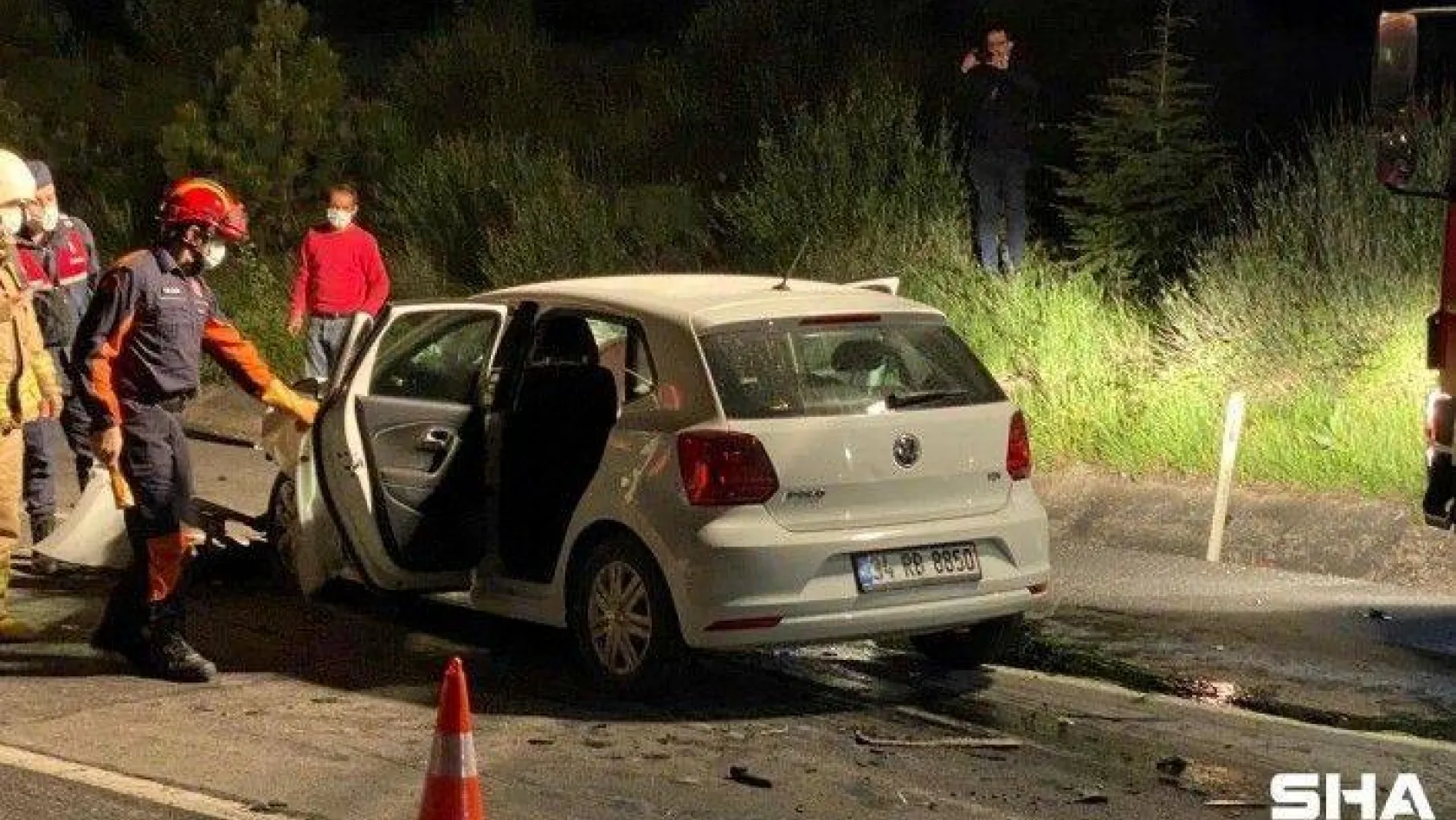 Büyükçavuşlu'da Otomobil Kamyona Arkadan Çarptı: 1 Ölü