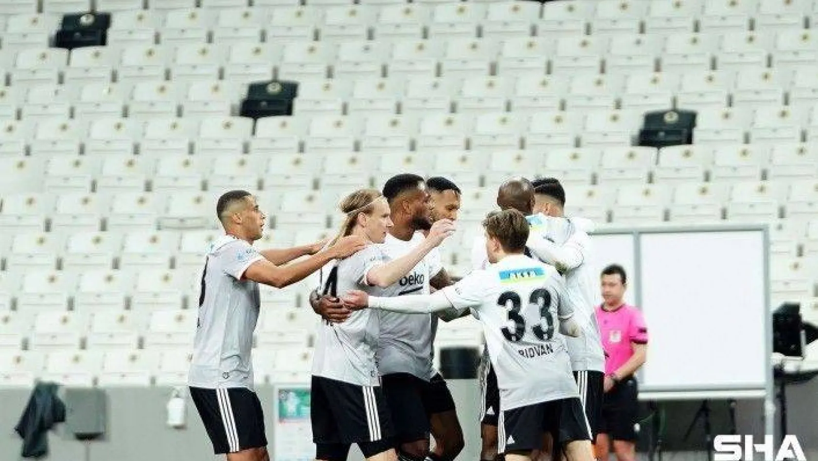 Süper Lig: Beşiktaş: 1 - MKE Ankaragücü: 0  (İlk yarı)