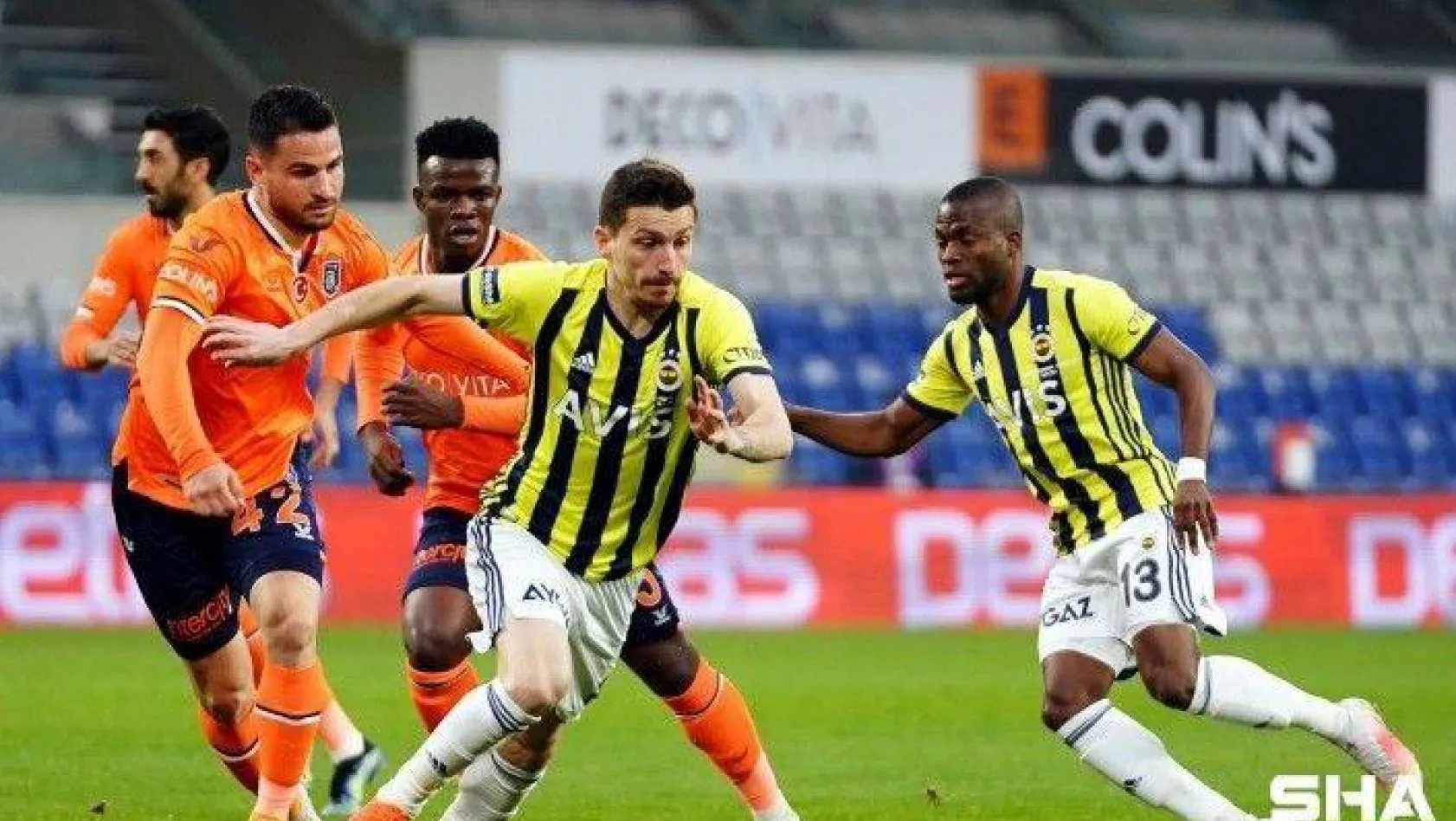 Süper Lig: Medipol Başakşehir: 1 - Fenerbahçe: 0 (Maç devam ediyor)