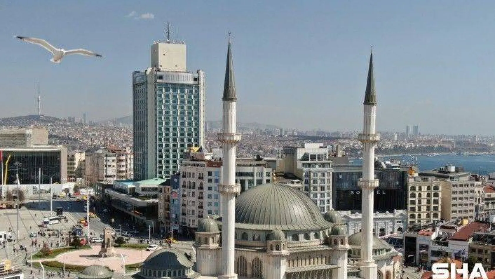 Taksim Camii Ramazan'a hazırlanıyor