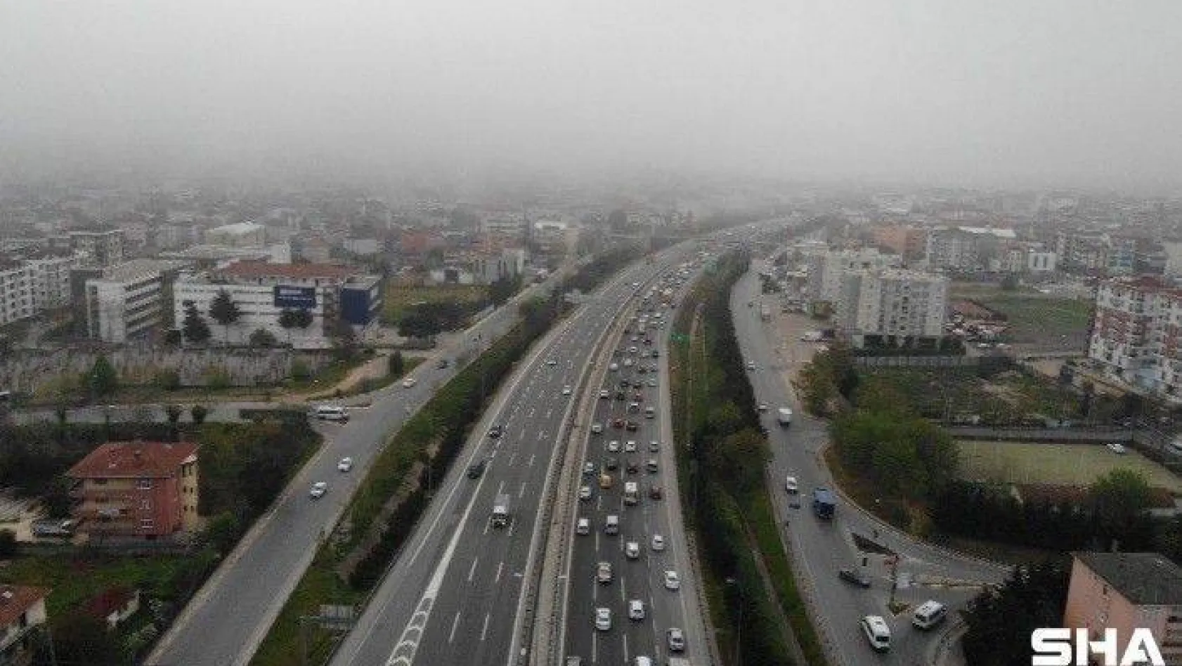 Tam kapanmanın başlamasına saatler kala İstanbul'da trafik yoğunluğu erken başladı