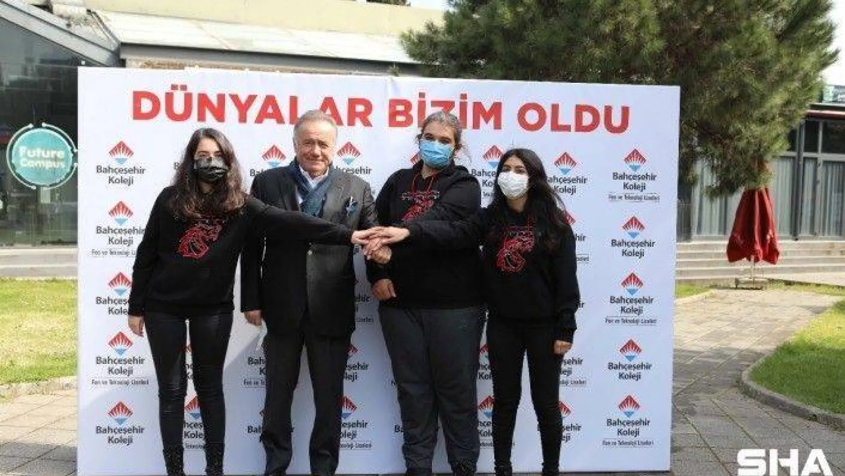 Türkiye'nin gururu Diyarbakırlı gençler İstanbul'da Enver Yücel ile buluştu
