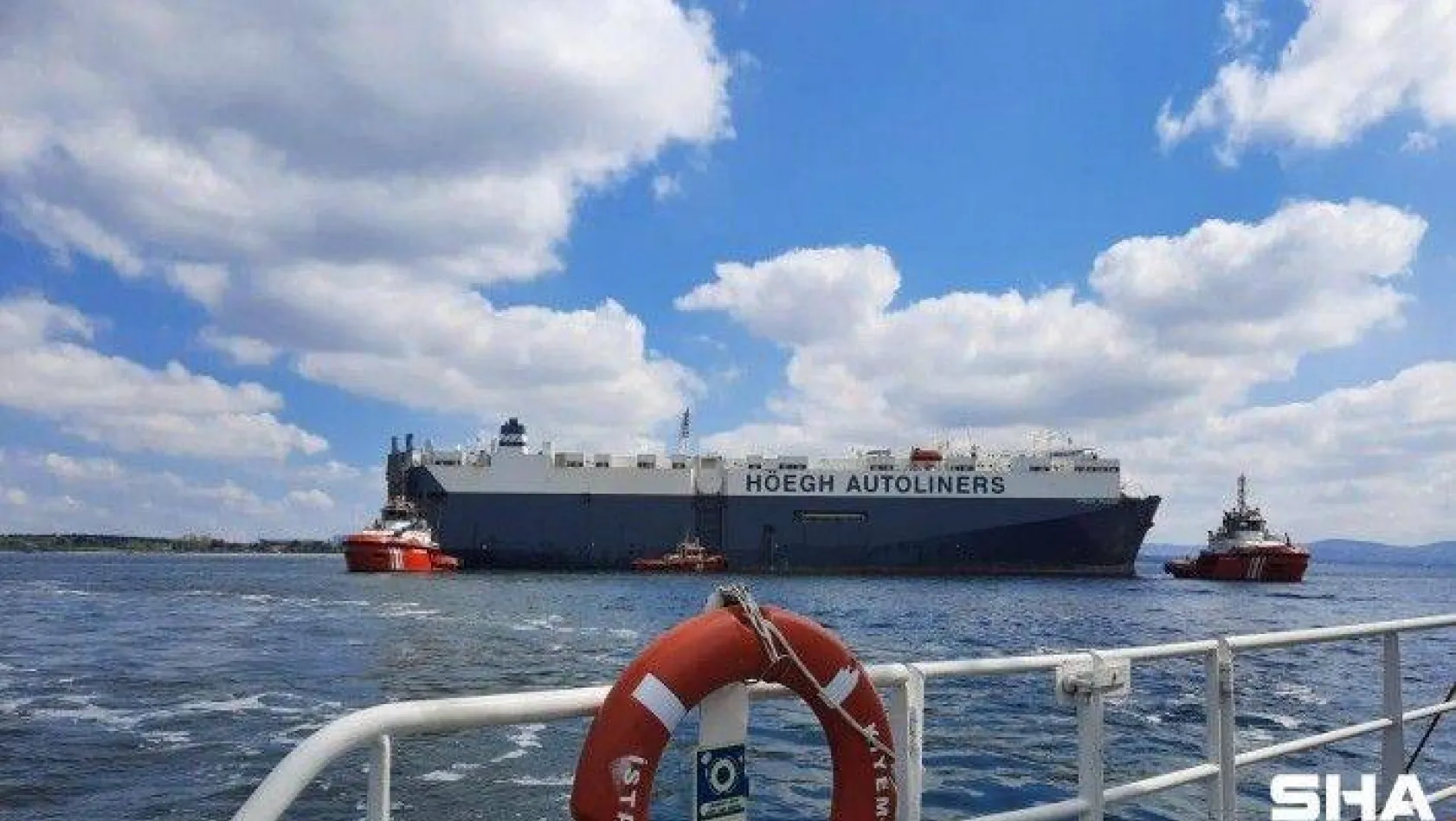 Tuzla'da karaya oturan gemi yüzdürüldü
