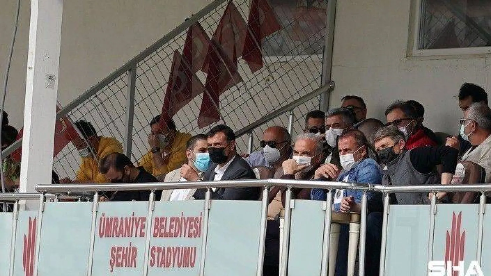 Abdullah Avcı, Ümraniyespor-Altay maçını takip etti