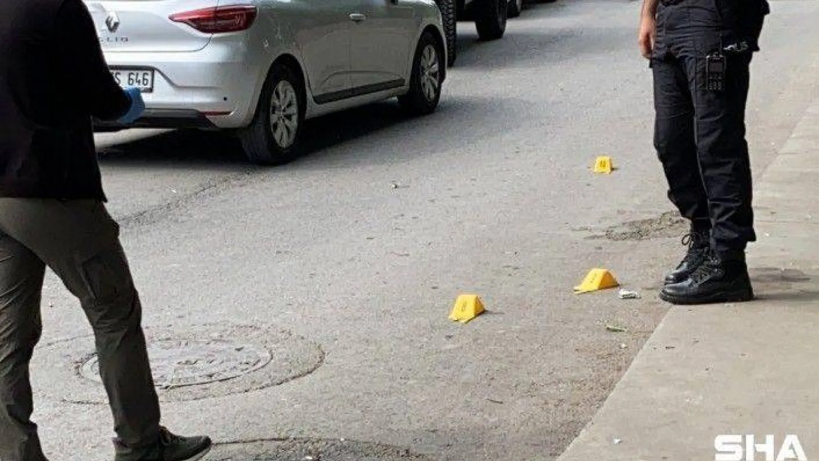 Beyoğlu'nda iki grup arasında çıkan silahlı kavgada 5 kişi yaralandı