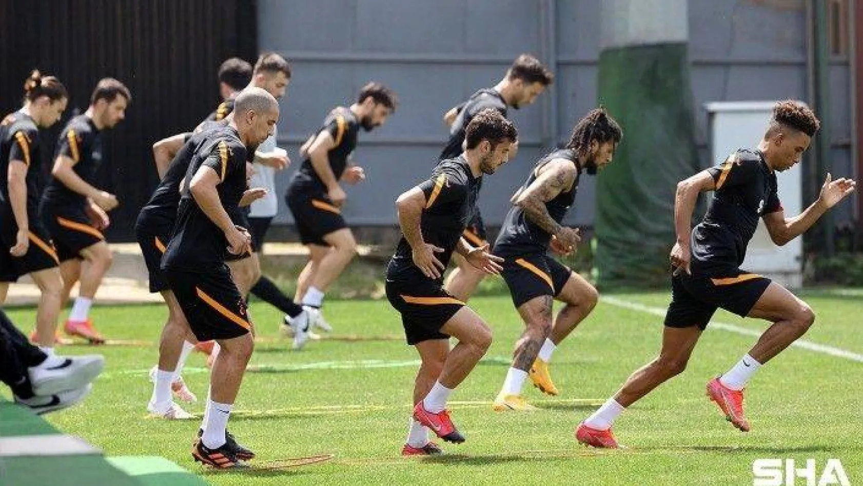 Galatasaray'da kamp kadrosu açıklandı