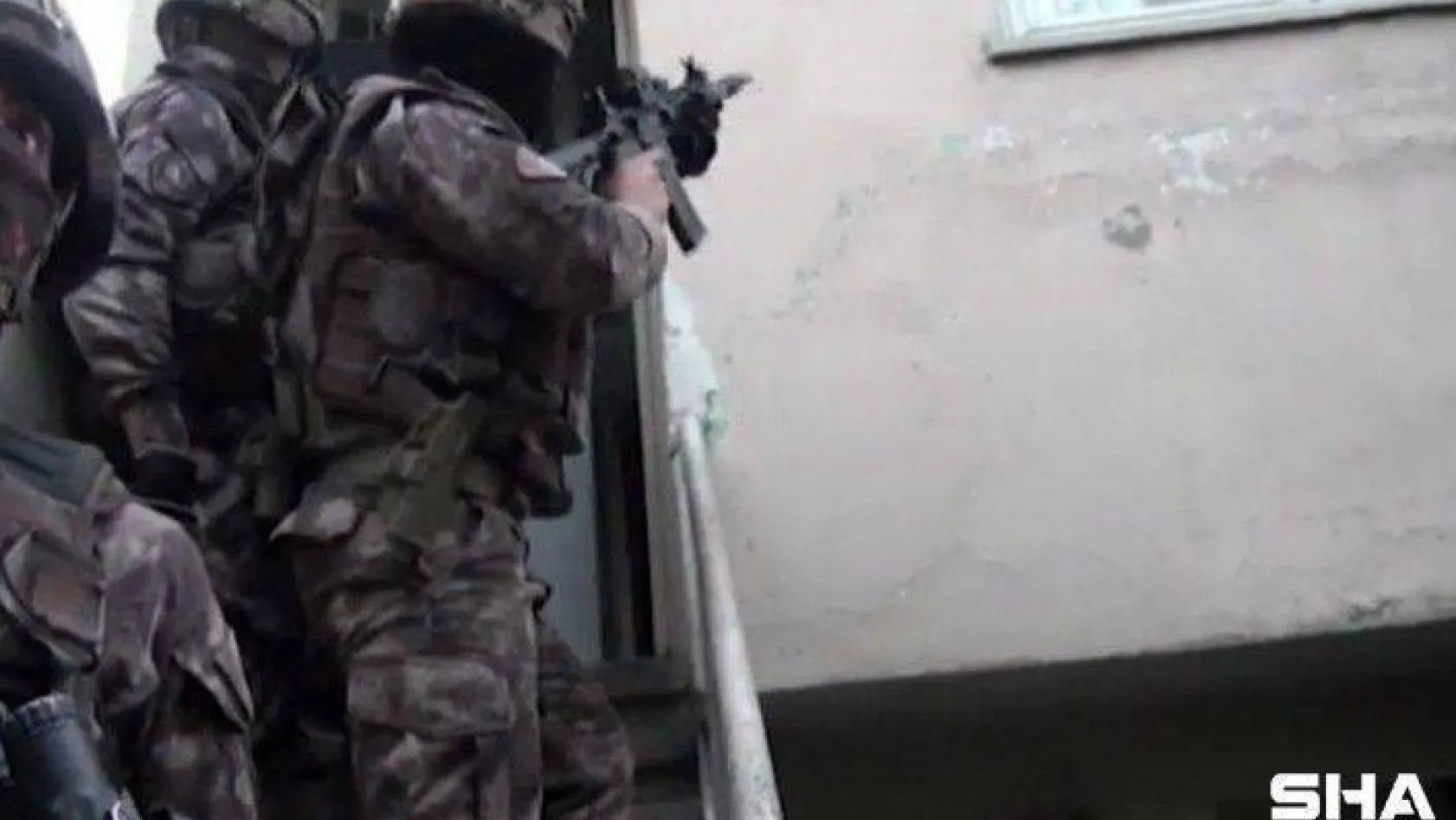 Gaziosmanpaşa'da uyuşturucu operasyonu polis kamerasında