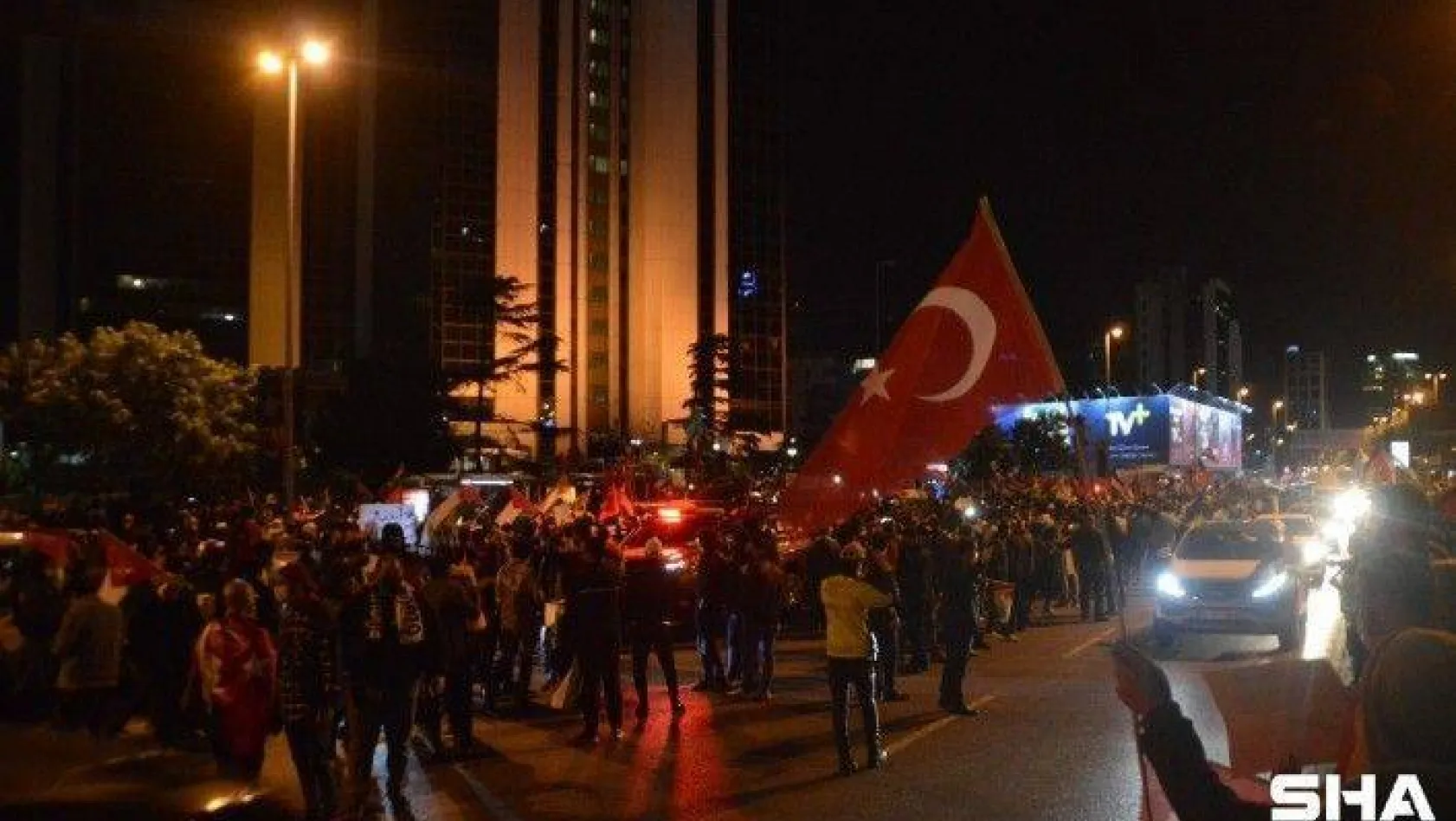 İstanbul'daki İsrail Başkonsolosluğu önündeki protesto devam ediyor