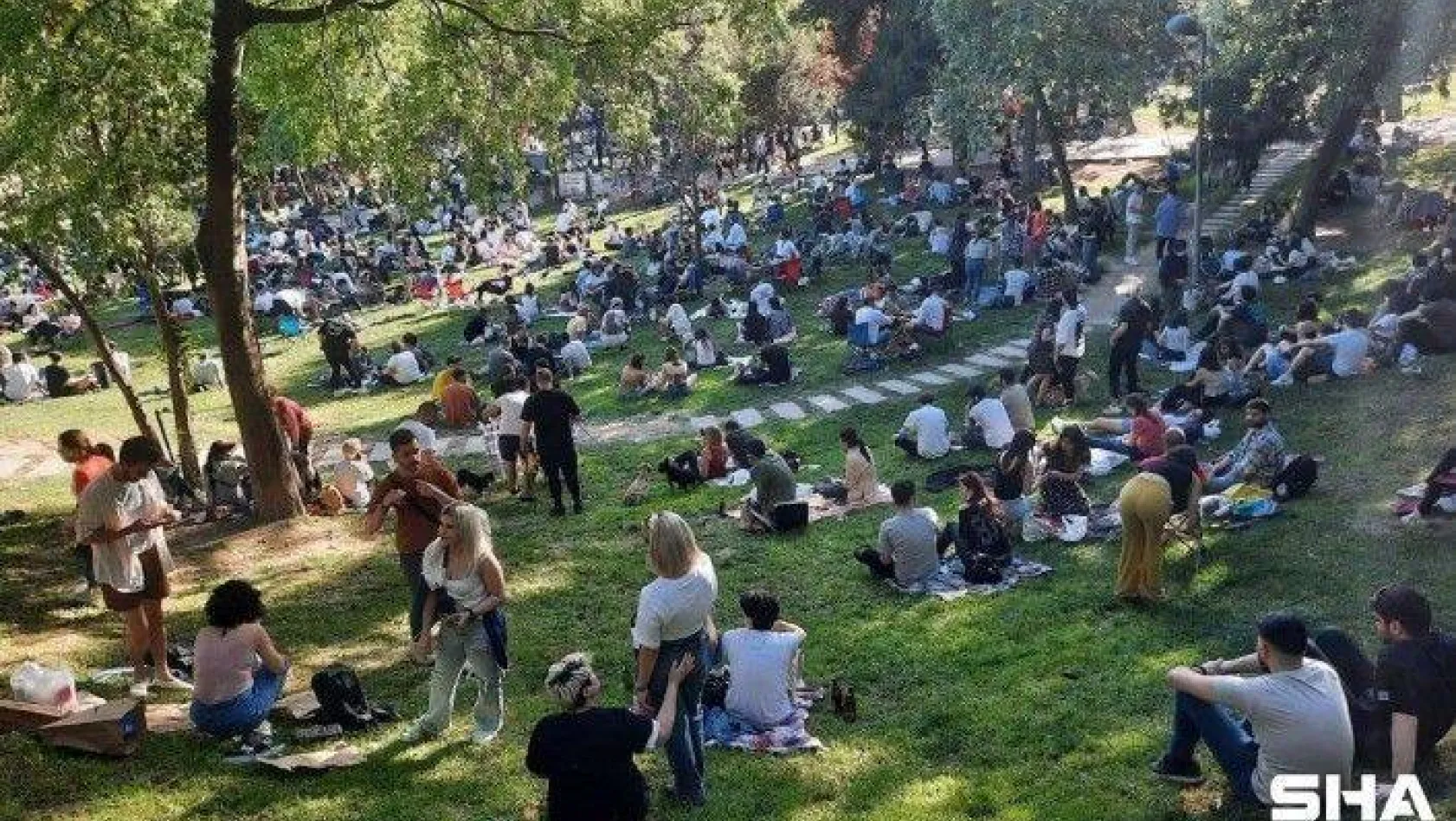 Maçka Parkı'nda korkutan görüntü: Binlerce kişi Maçka Parkı'na akın etti