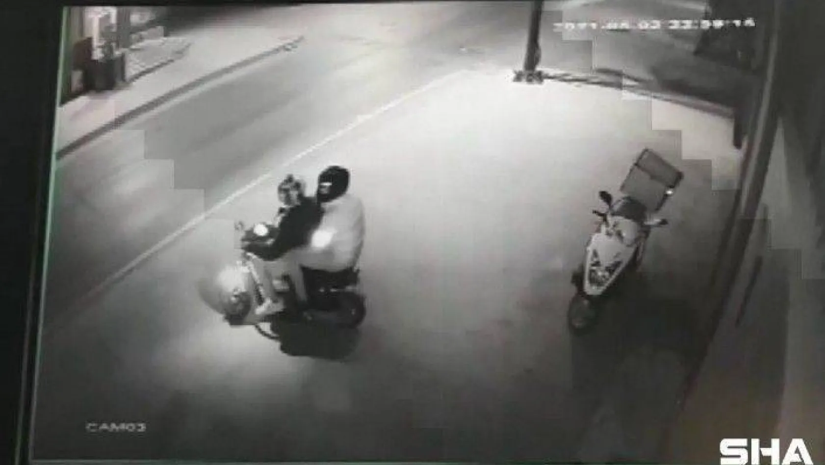(Özel) Ümraniye'de dakikalar içerisinde motosiklet hırsızlığı kamerada