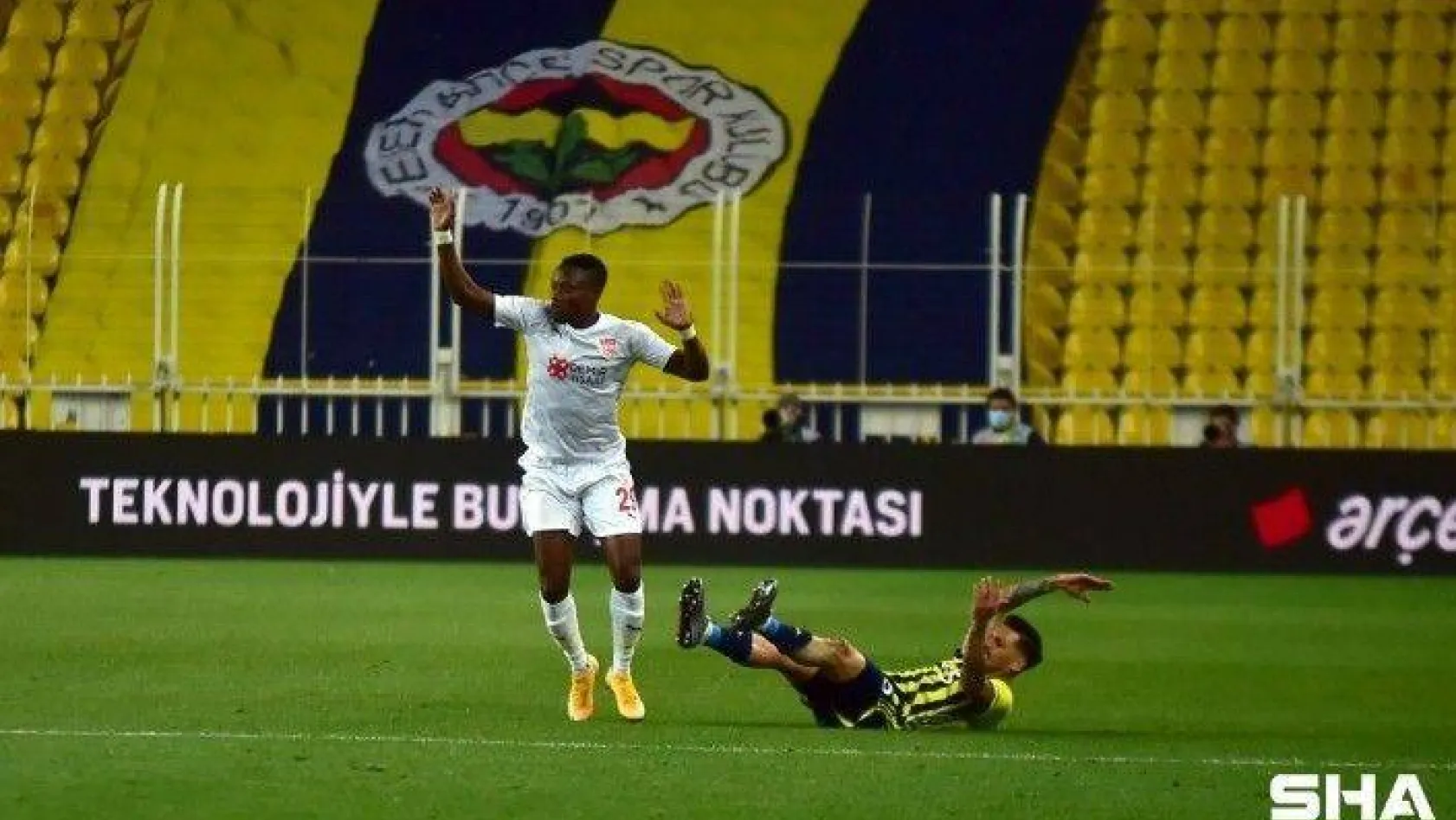 Süper Lig: Fenerbahçe: 0 - DG Sivasspor: 1 (İlk yarı)