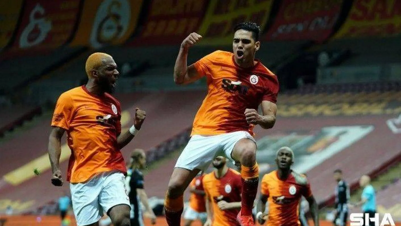 Süper Lig: Galatasaray: 2 - Beşiktaş: 1 (İlk yarı)