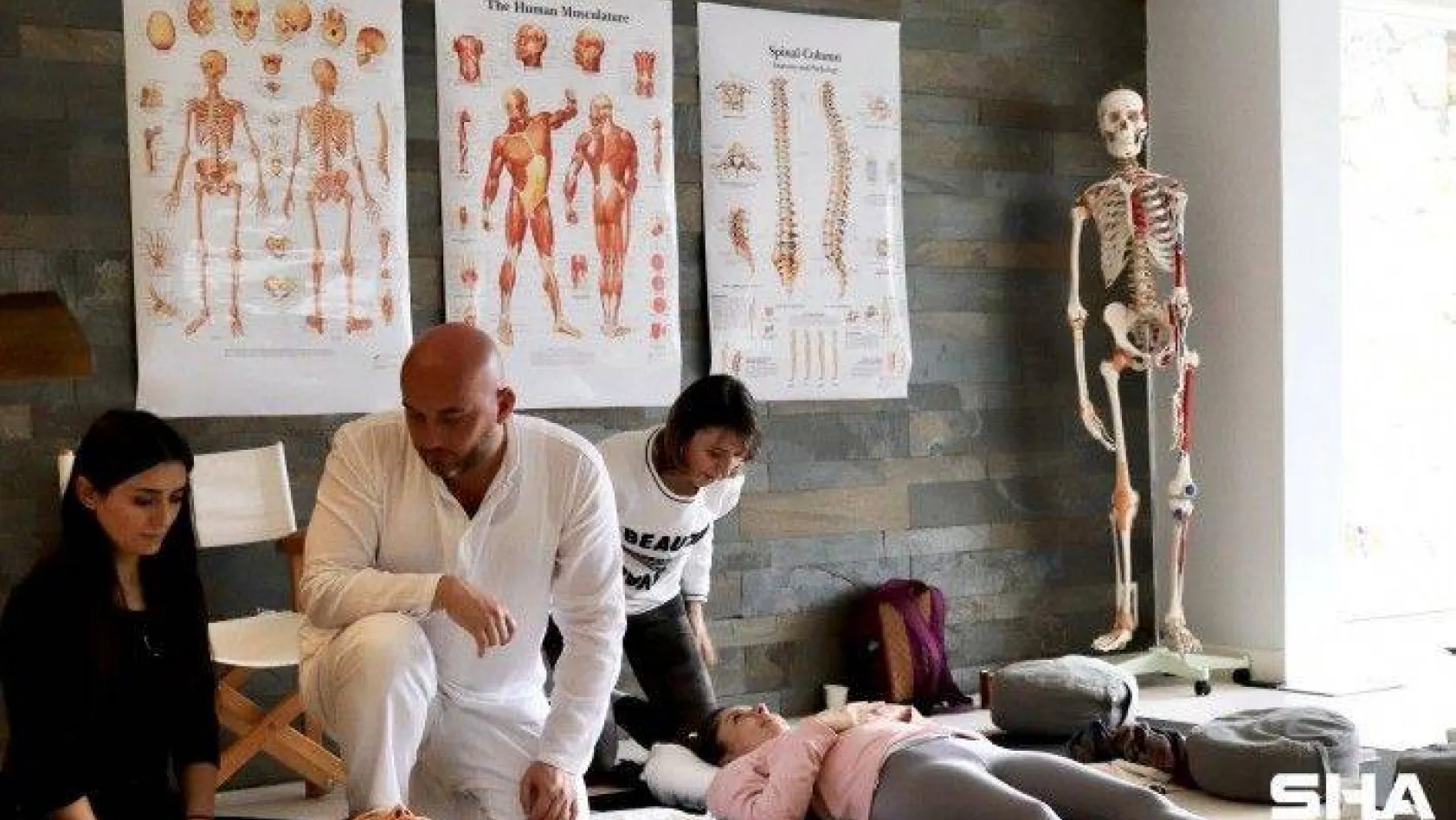 Türkiye'nin ilk yoga terapistlerini yetiştiriyor