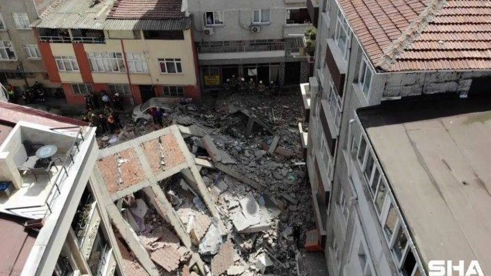 Zeytinburnu'nda 5 katlı bir bina çöktü