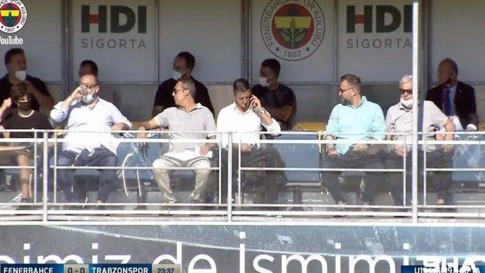 Ali Koç, Sırp menajer ile birlikte maçı takip ediyor