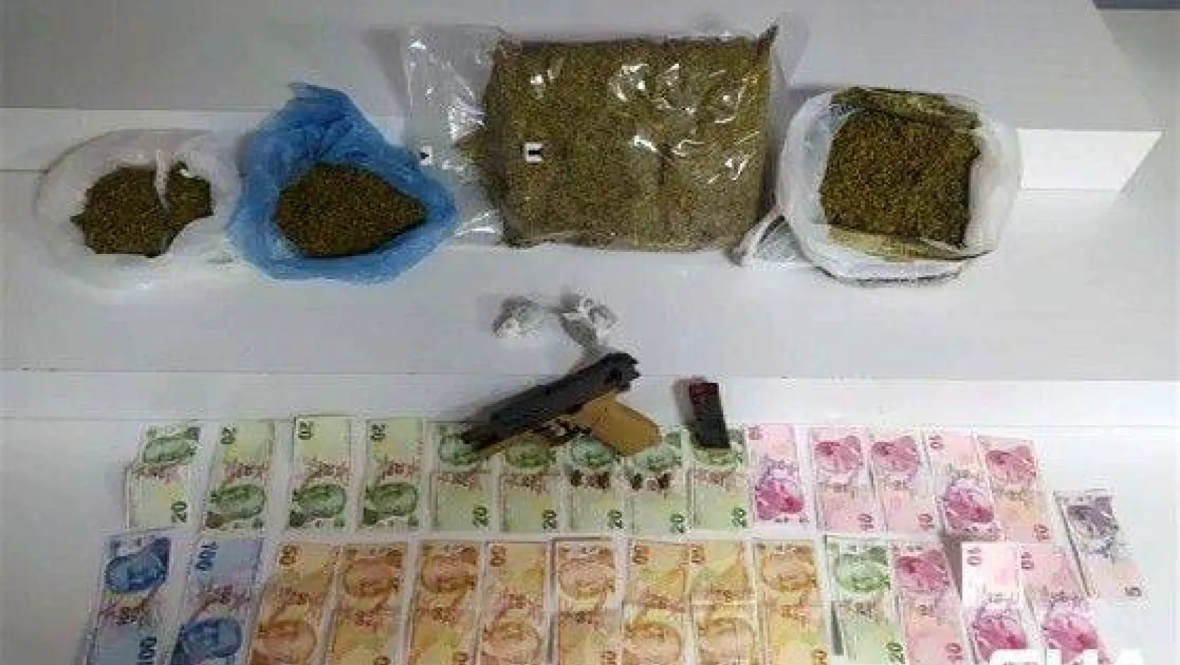 Ataşehir'de uyuşturucu satışı yapan şüpheli yakalandı