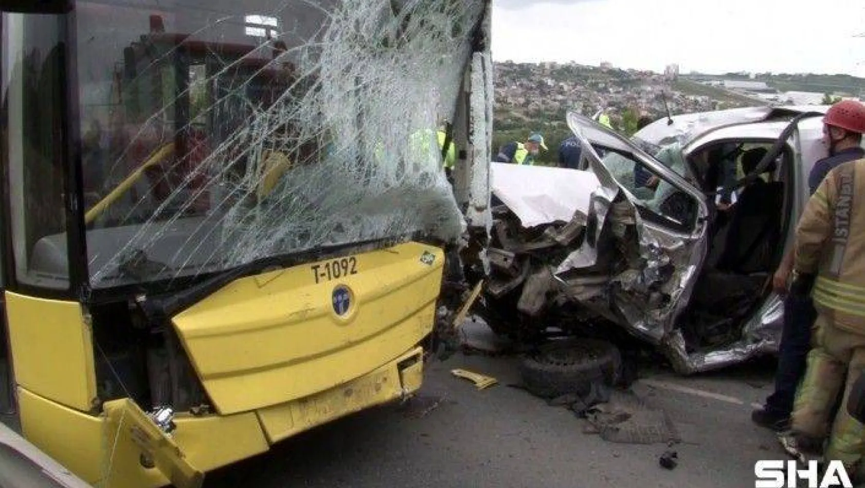 Başakşehir'de feci kaza: 1 ölü, İETT şoförü ağır yaralı
