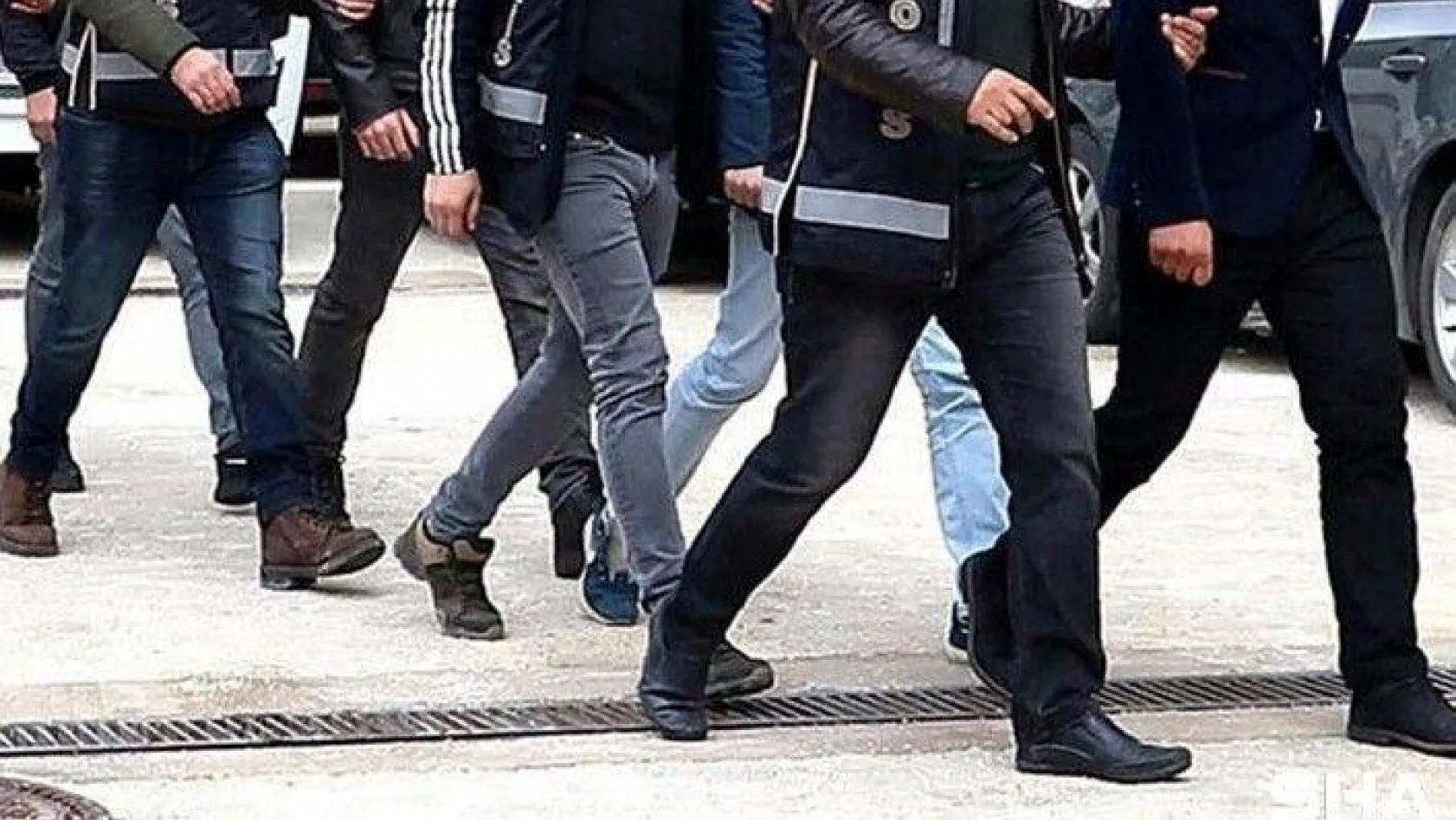 İstanbul ve Düzce'de mobil bankacılık dolandırıcılarına operasyon: 13 gözaltı
