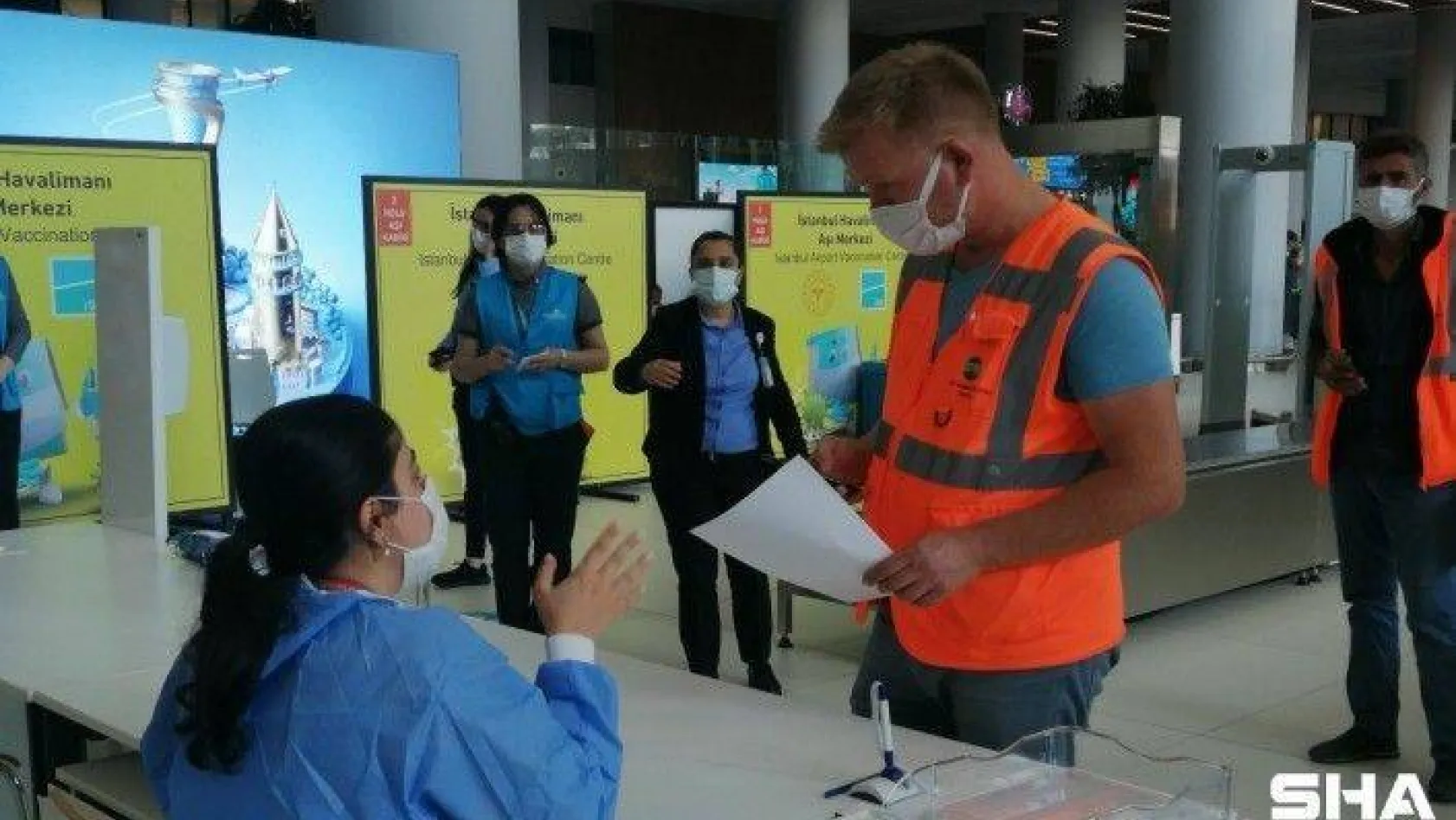 İstanbul Havalimanı aşı merkezinde havalimanı çalışanları aşılanmaya başladı