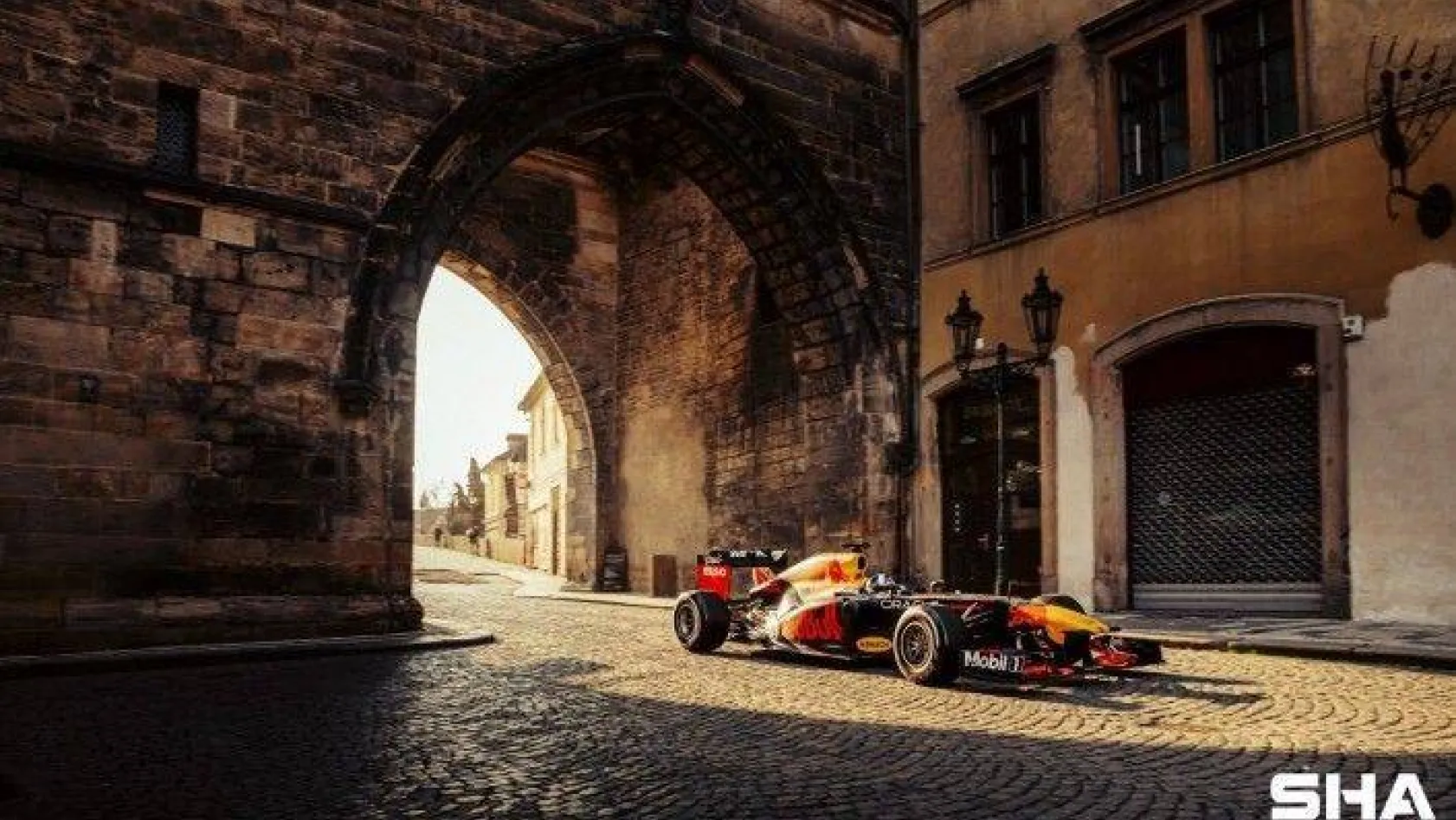 Red Bull Racing'in ilk 2021 Formula 1 Yol Macerası 'Kaleden Kaleye', Çekya ve Slovakya'yı keşfediyor
