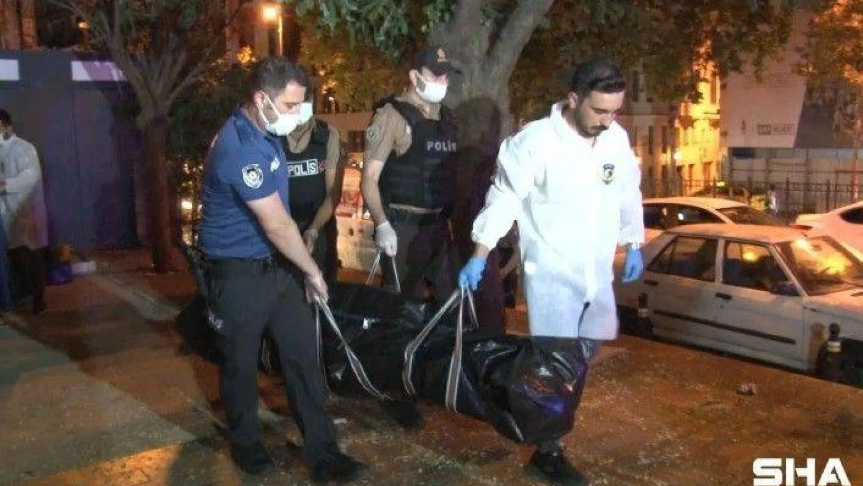 Beyoğlu'nda şüpheli ölüm: Taksi durağı arkasında bulundu