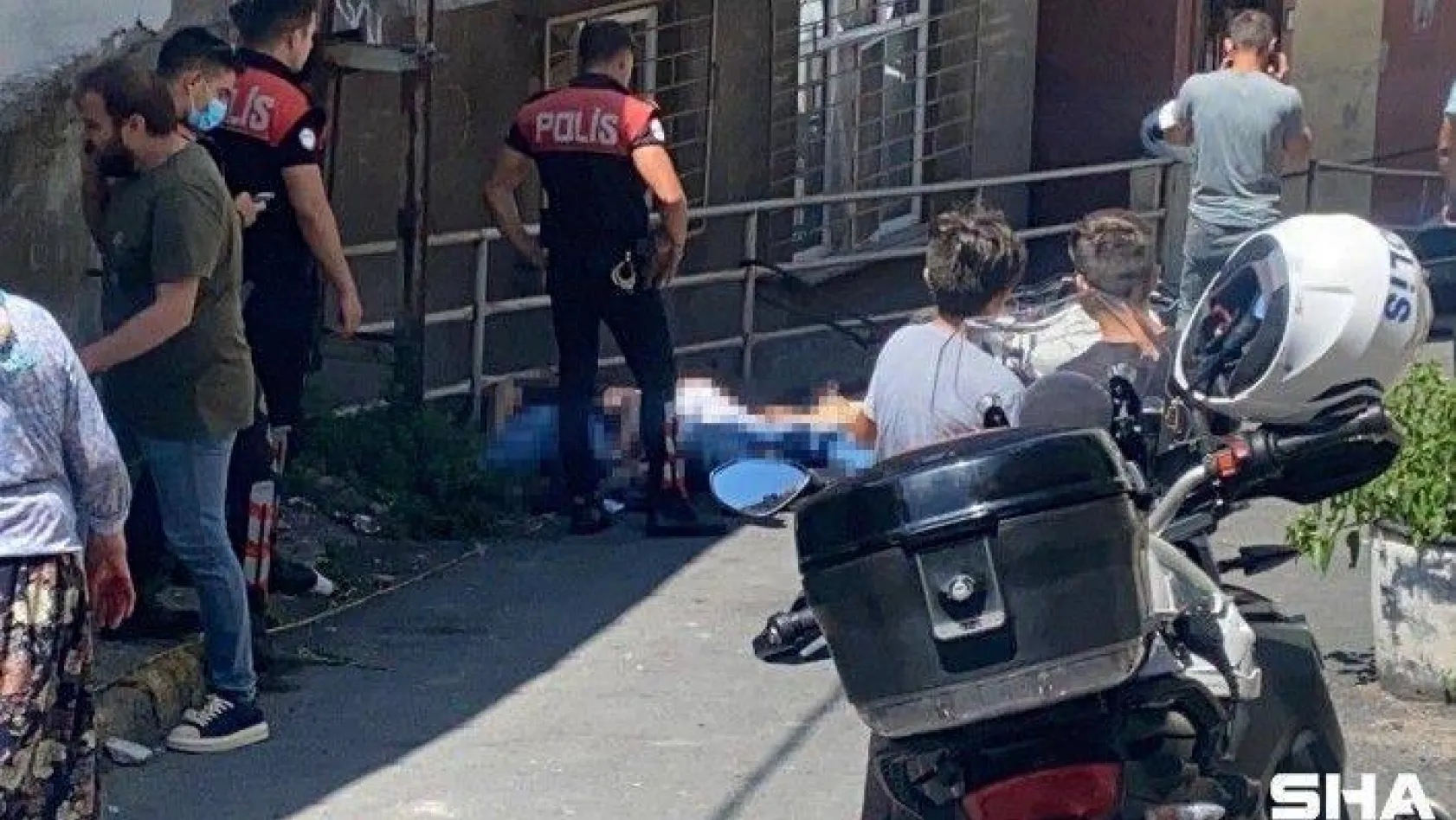 (Özel) Beyoğlu'nda silahlı saldırı: 3 ölü, 1 yaralı