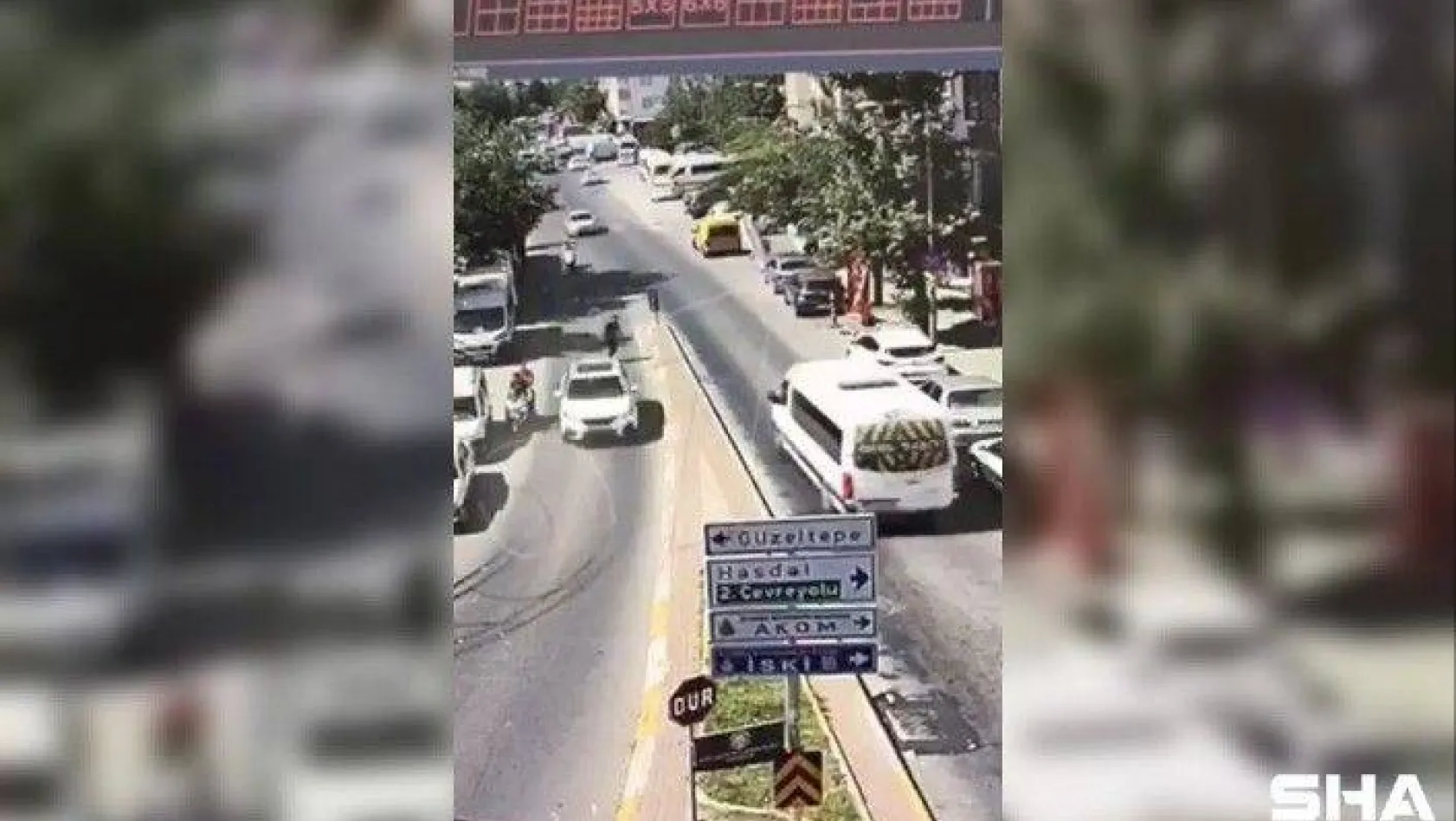 (Özel) Gazeteciyi trafikte darp eden saldırganların kaçış anı kamerada