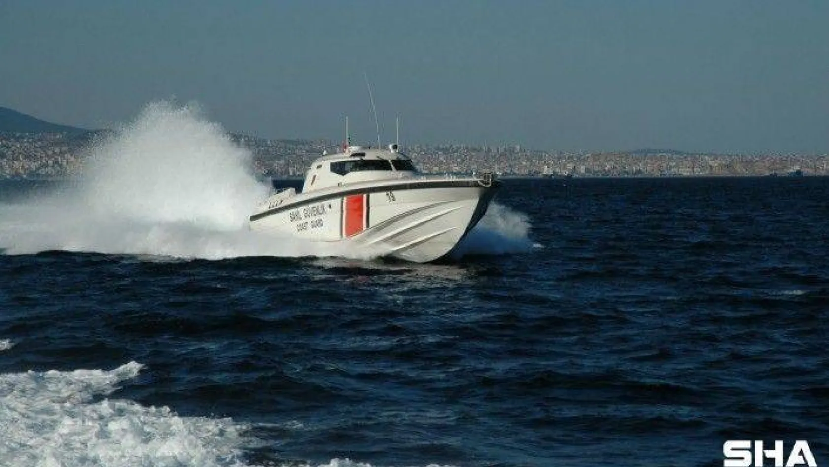 (ÖZEL)İstanbul Boğazı'nda tekneler denetlendi